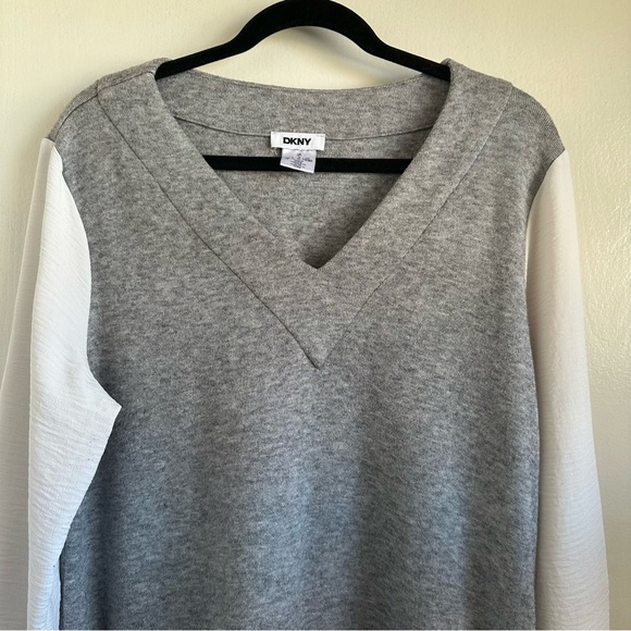 DKNY Colorblocked Gray and White Long Sleeve V-Neck Sweater Dress Size L - Picture 3 of 8